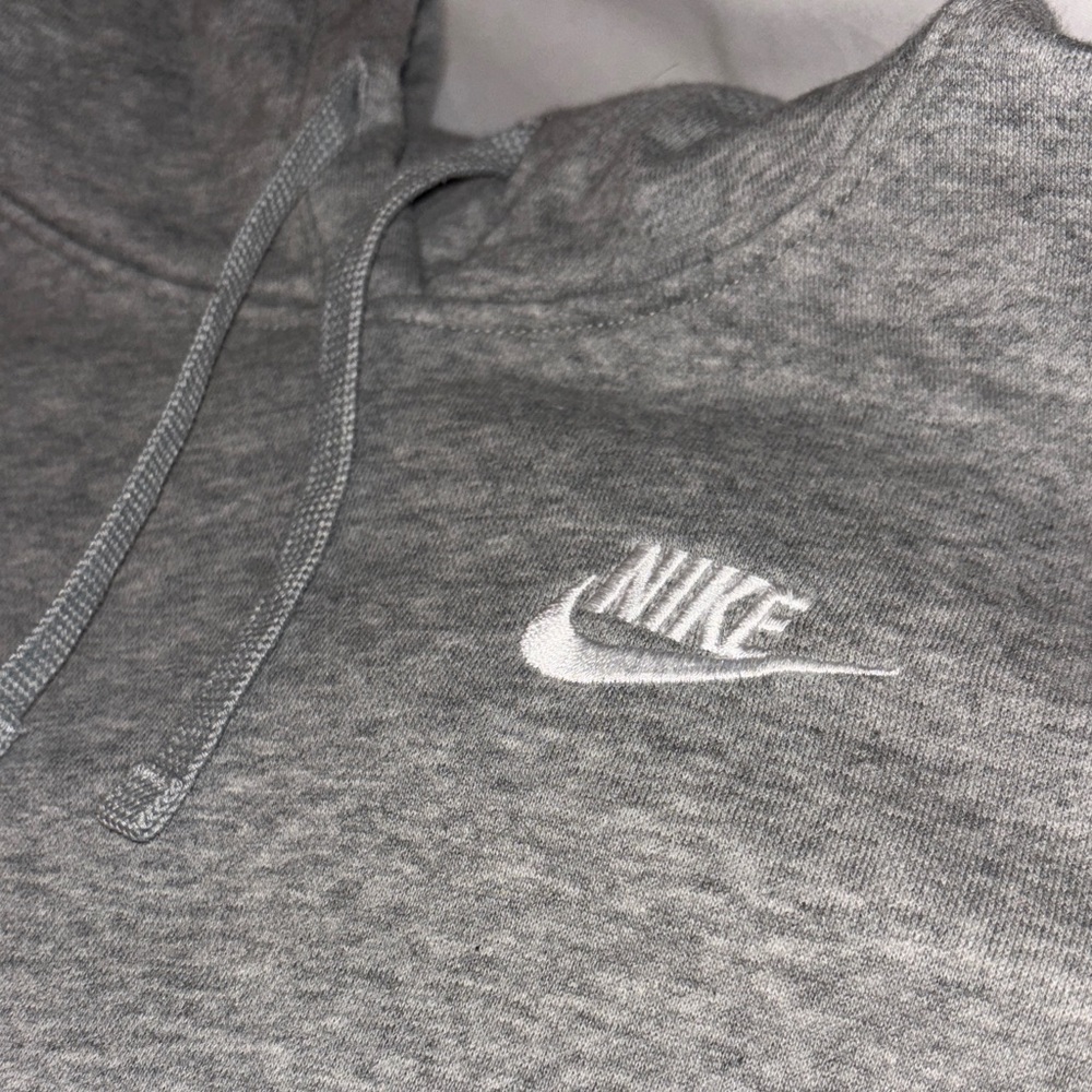 Nike Men's Heather Gray Pullover Sweater